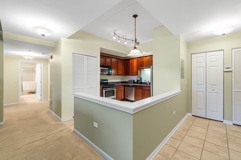 Tiny photo for 400 McDaniels Circle #405, Clarendon Hills, IL 60514 (MLS # 12598031)