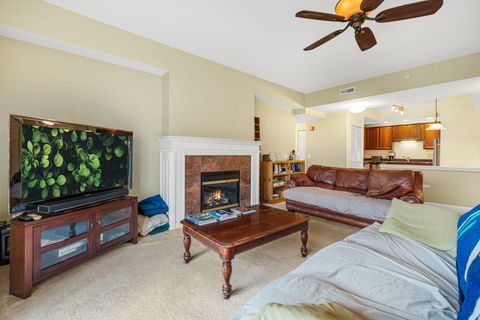 Tiny photo for 400 McDaniels Circle #405, Clarendon Hills, IL 60514 (MLS # 12598031)