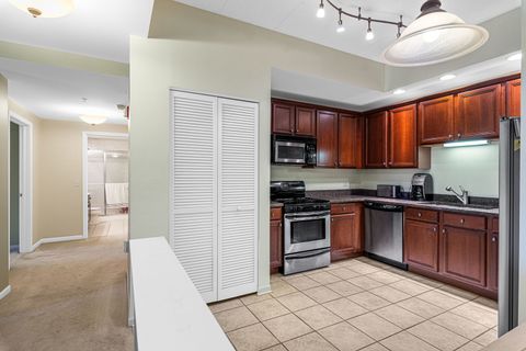 Tiny photo for 400 McDaniels Circle #405, Clarendon Hills, IL 60514 (MLS # 12598031)