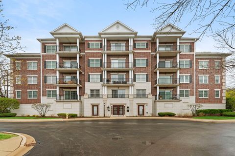 Tiny photo for 400 McDaniels Circle #405, Clarendon Hills, IL 60514 (MLS # 12598031)