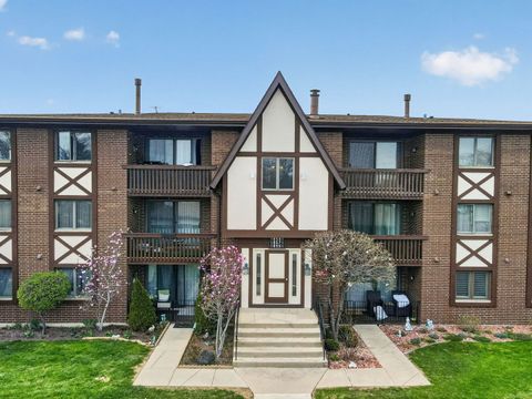 Photo of 10571 Palos Place #B, Palos Hills, IL 60465 (MLS # 12644687)