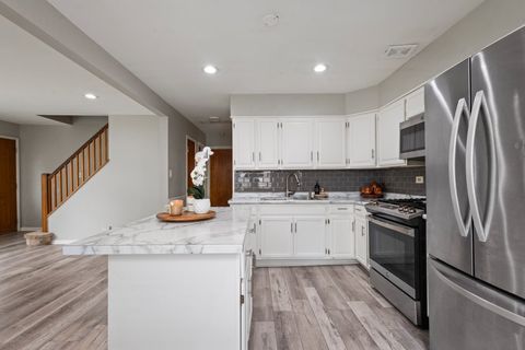 Tiny photo for 10925 Mcvicker Avenue, Chicago Ridge, IL 60415 (MLS # 12585046)