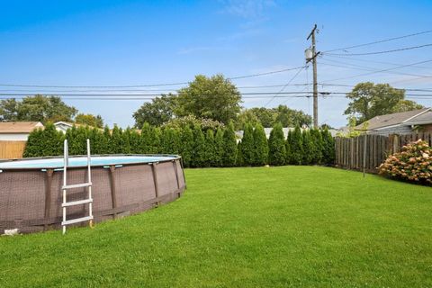 Tiny photo for 10925 Mcvicker Avenue, Chicago Ridge, IL 60415 (MLS # 12585046)