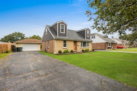 Tiny photo for 10925 Mcvicker Avenue, Chicago Ridge, IL 60415 (MLS # 12585046)