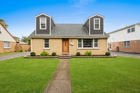 Photo of 10925 Mcvicker Avenue, Chicago Ridge, IL 60415 (MLS # 12585046)