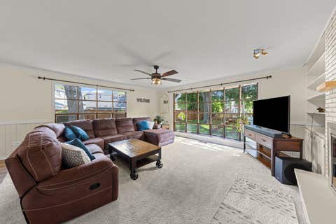 Tiny photo for 2304 Meadow Drive, Rolling Meadows, IL 60008 (MLS # 12720111)