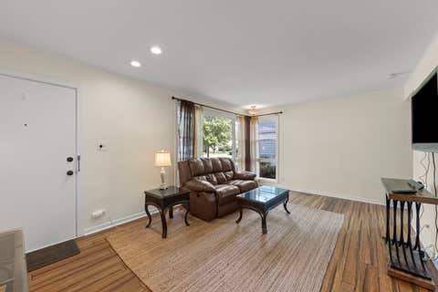 Tiny photo for 2304 Meadow Drive, Rolling Meadows, IL 60008 (MLS # 12720111)