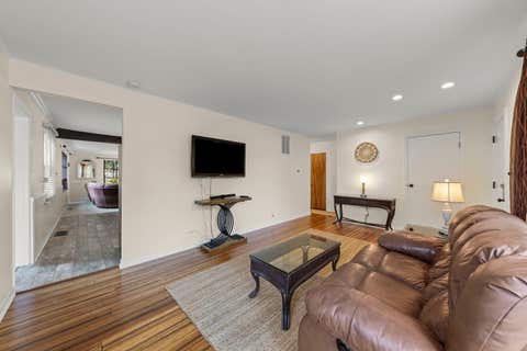 Tiny photo for 2304 Meadow Drive, Rolling Meadows, IL 60008 (MLS # 12720111)