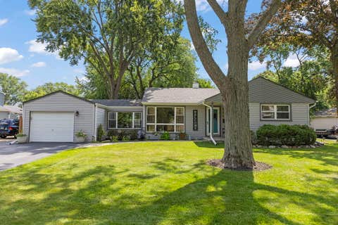 Tiny photo for 2304 Meadow Drive, Rolling Meadows, IL 60008 (MLS # 12720111)
