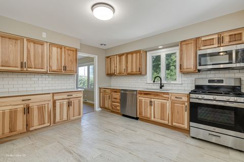 Tiny photo for 2605 Maple Avenue, Downers Grove, IL 60515 (MLS # 12466113)