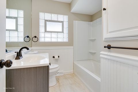 Tiny photo for 2605 Maple Avenue, Downers Grove, IL 60515 (MLS # 12466113)