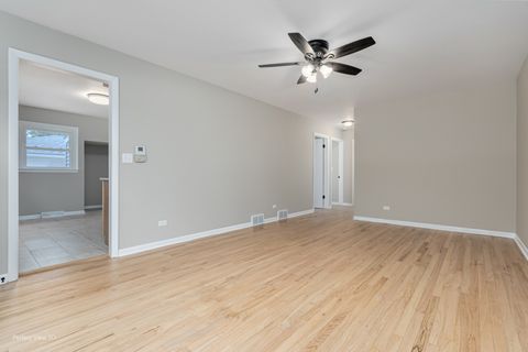 Tiny photo for 2605 Maple Avenue, Downers Grove, IL 60515 (MLS # 12466113)