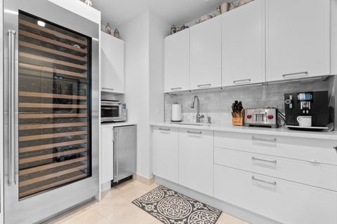 Tiny photo for 11 E Walton Street #4802, Chicago, IL 60611 (MLS # 12480728)