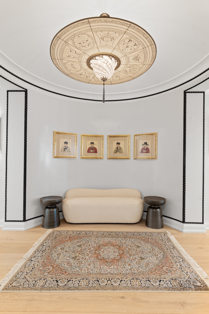 11 E Walton Street 4802