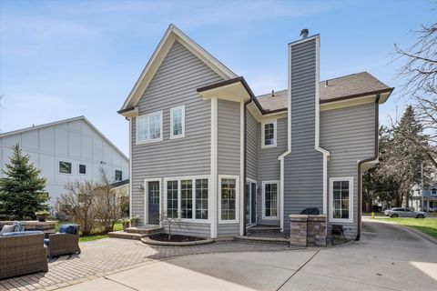 Tiny photo for 321 N Kenilworth Avenue, Glen Ellyn, IL 60137 (MLS # 12625856)