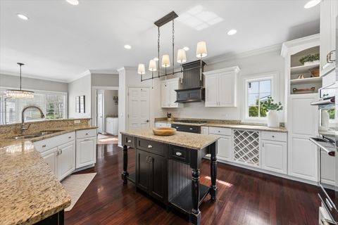 Tiny photo for 321 N Kenilworth Avenue, Glen Ellyn, IL 60137 (MLS # 12625856)