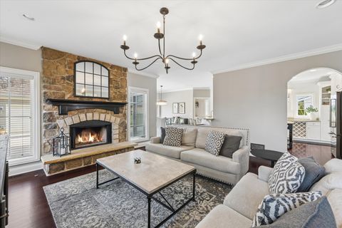 Tiny photo for 321 N Kenilworth Avenue, Glen Ellyn, IL 60137 (MLS # 12625856)