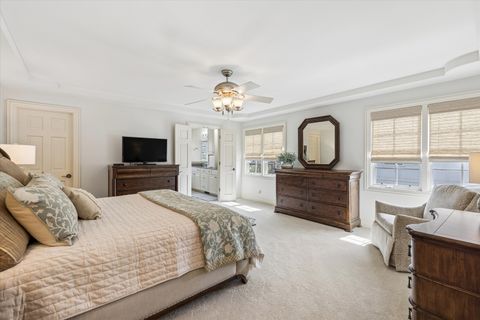 Tiny photo for 321 N Kenilworth Avenue, Glen Ellyn, IL 60137 (MLS # 12625856)