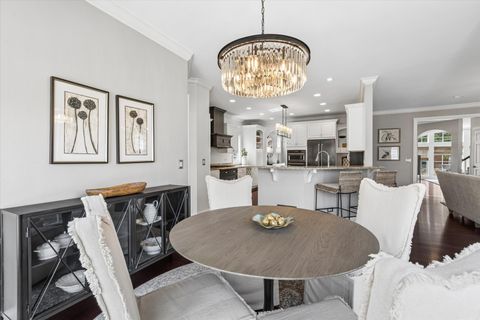 Tiny photo for 321 N Kenilworth Avenue, Glen Ellyn, IL 60137 (MLS # 12625856)