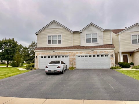 Photo of 1903 Cobblestone Drive, Carpentersville, IL 60110 (MLS # 12743170)
