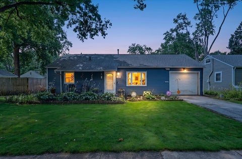 Photo of 1103 S Cottage Grove Avenue, Urbana, IL 61801 (MLS # 12731641)