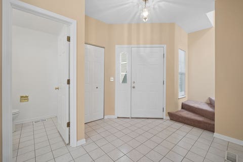 Tiny photo for 946 Cynthia Lane, Lake In The Hills, IL 60156 (MLS # 12732598)