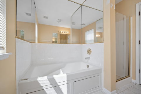Tiny photo for 946 Cynthia Lane, Lake In The Hills, IL 60156 (MLS # 12732598)