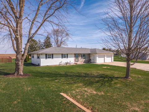 Tiny photo for 405 W Jeffery Street, Cullom, IL 60929 (MLS # 12610280)