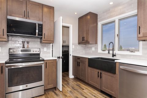 Tiny photo for 405 W Jeffery Street, Cullom, IL 60929 (MLS # 12610280)