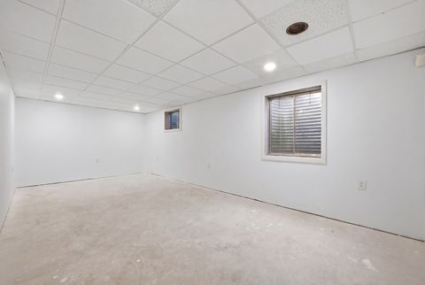 Tiny photo for 113 Andresen Court, DeKalb, IL 60115 (MLS # 12615566)