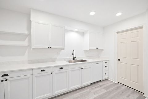 Tiny photo for 113 Andresen Court, DeKalb, IL 60115 (MLS # 12615566)