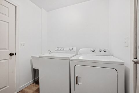 Tiny photo for 113 Andresen Court, DeKalb, IL 60115 (MLS # 12615566)