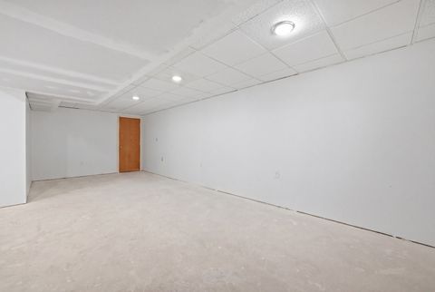 Tiny photo for 113 Andresen Court, DeKalb, IL 60115 (MLS # 12615566)