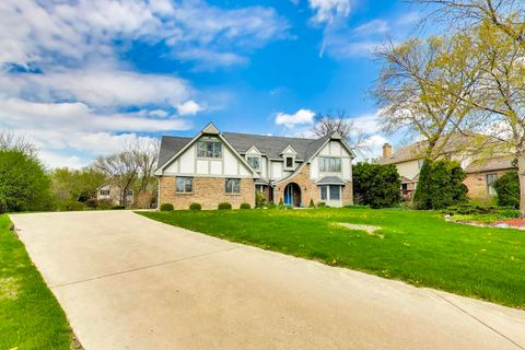 Tiny photo for 766 Camelot Drive, Burr Ridge, IL 60527 (MLS # 12624916)