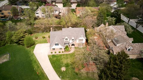 Photo of 766 Camelot Drive, Burr Ridge, IL 60527 (MLS # 12624916)