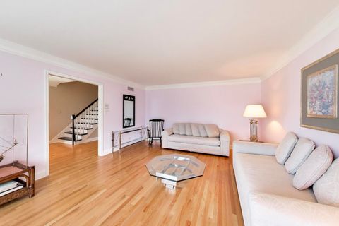 Tiny photo for 766 Camelot Drive, Burr Ridge, IL 60527 (MLS # 12624916)