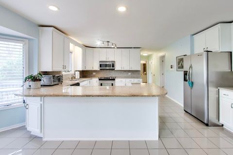 Tiny photo for 766 Camelot Drive, Burr Ridge, IL 60527 (MLS # 12624916)