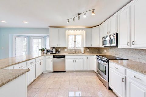 Tiny photo for 766 Camelot Drive, Burr Ridge, IL 60527 (MLS # 12624916)