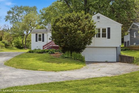 Photo of 20839 N Cumnor Avenue, Barrington, IL 60010 (MLS # 12654673)