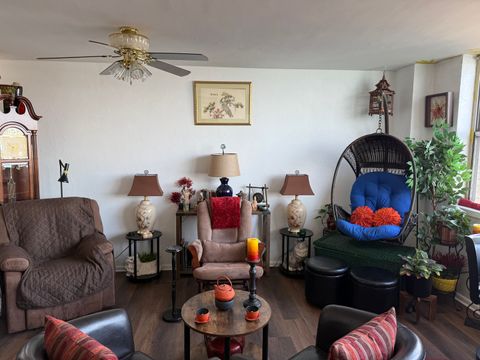 Tiny photo for 6301 N SHERIDAN Road #24C, Chicago, IL 60660 (MLS # 12540732)