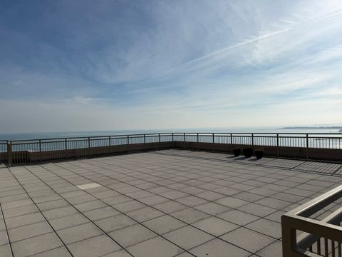 Tiny photo for 6301 N SHERIDAN Road #24C, Chicago, IL 60660 (MLS # 12540732)