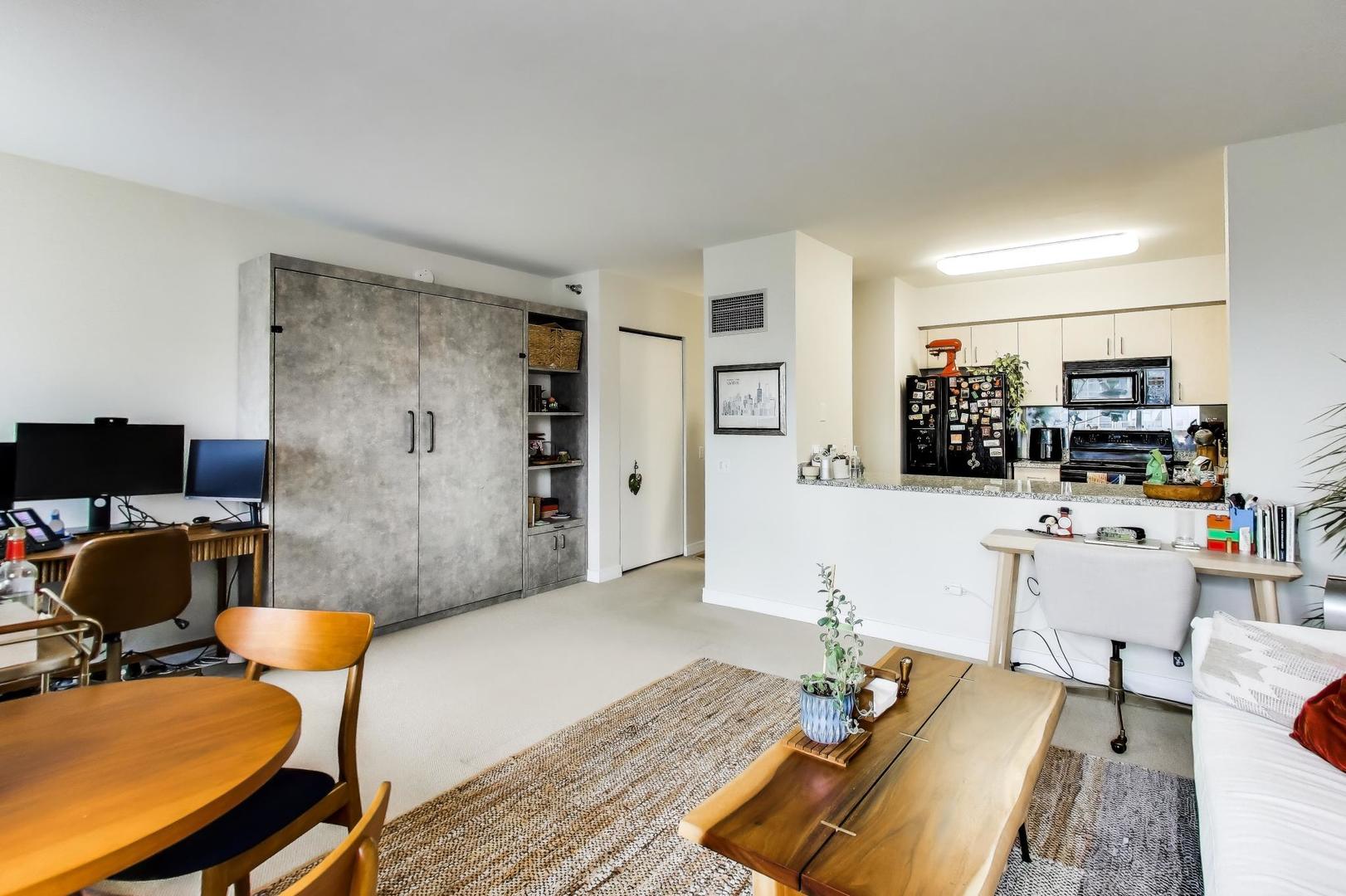 512 N McClurg Court 3909