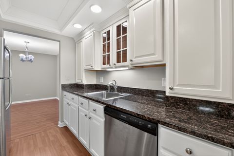 Tiny photo for 2500 Windsor Mall #1J, Park Ridge, IL 60068 (MLS # 12500374)