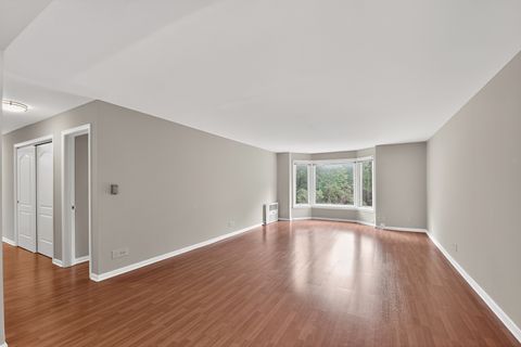 Tiny photo for 2500 Windsor Mall #1J, Park Ridge, IL 60068 (MLS # 12500374)