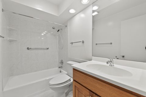 Tiny photo for 2500 Windsor Mall #1J, Park Ridge, IL 60068 (MLS # 12500374)
