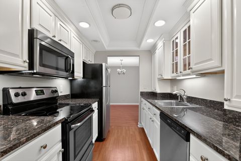 Tiny photo for 2500 Windsor Mall #1J, Park Ridge, IL 60068 (MLS # 12500374)