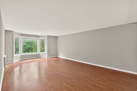 Tiny photo for 2500 Windsor Mall #1J, Park Ridge, IL 60068 (MLS # 12500374)