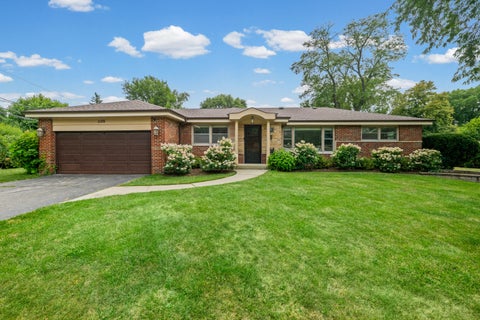 Photo of 1120 Manor Drive, Wilmette, IL 60091 (MLS # 12714585)