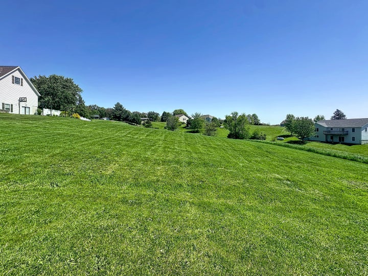 Photo 1 of 5 — 26 Lake Of The Hills, Orion, IL 61273