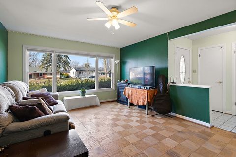 Tiny photo for 251 Clearmont Drive, Elk Grove Village, IL 60007 (MLS # 12598393)